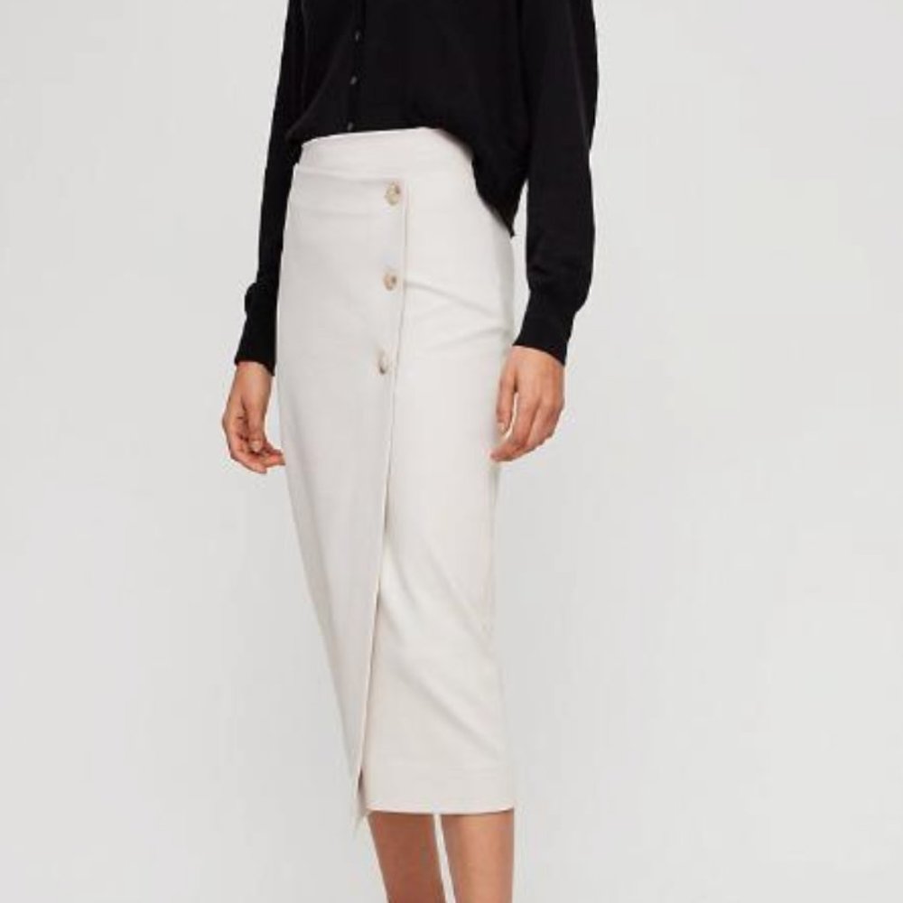 Aritzia | Babaton Buttoned-Up Skirt - Size 2